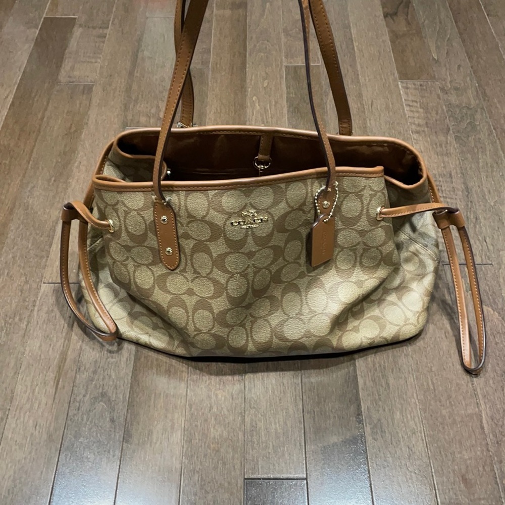Coach Signature Canvas Tote in Khaki and Tan